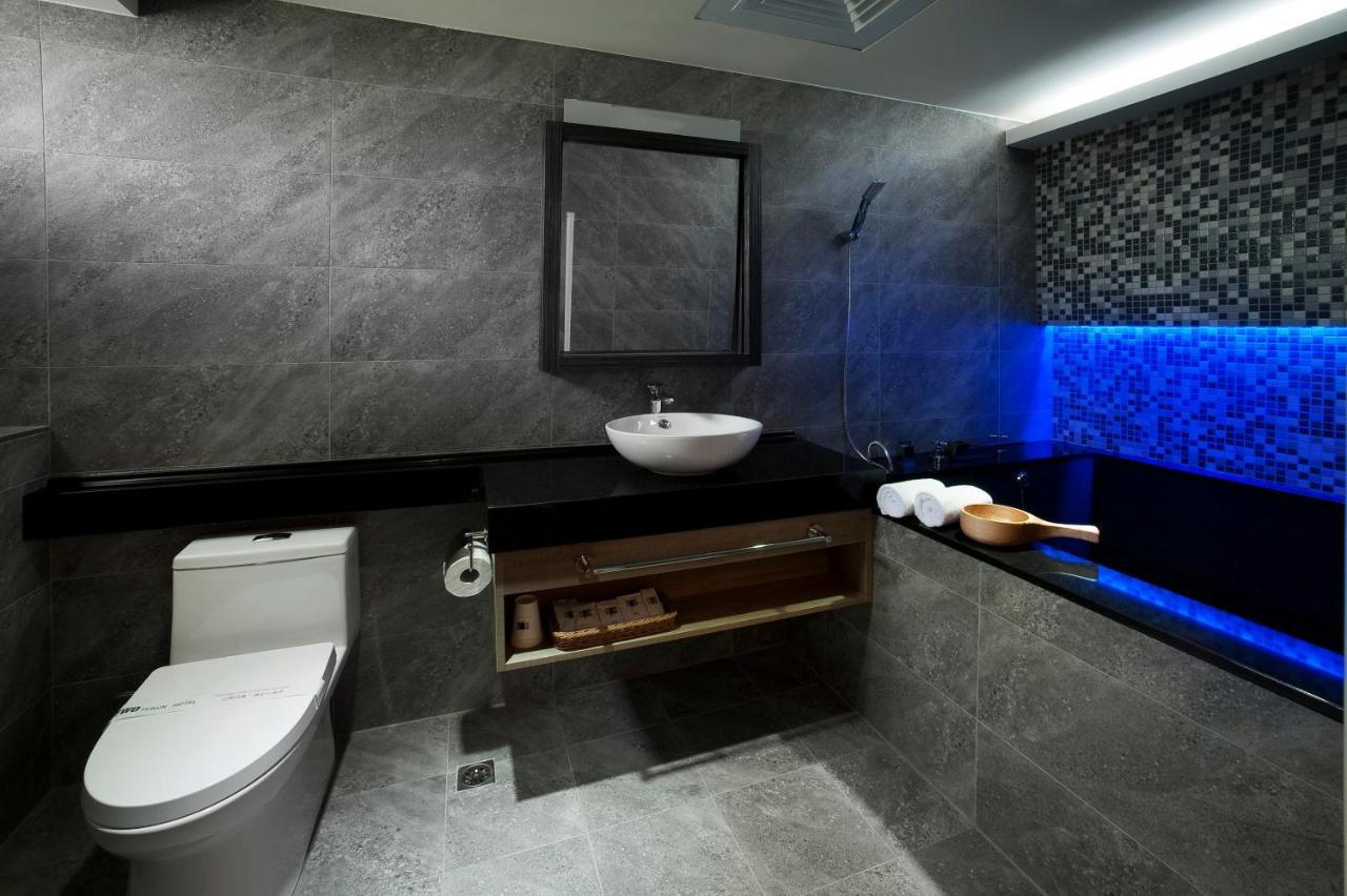 Two Fukun Hotel Jiaoxi Exteriör bild